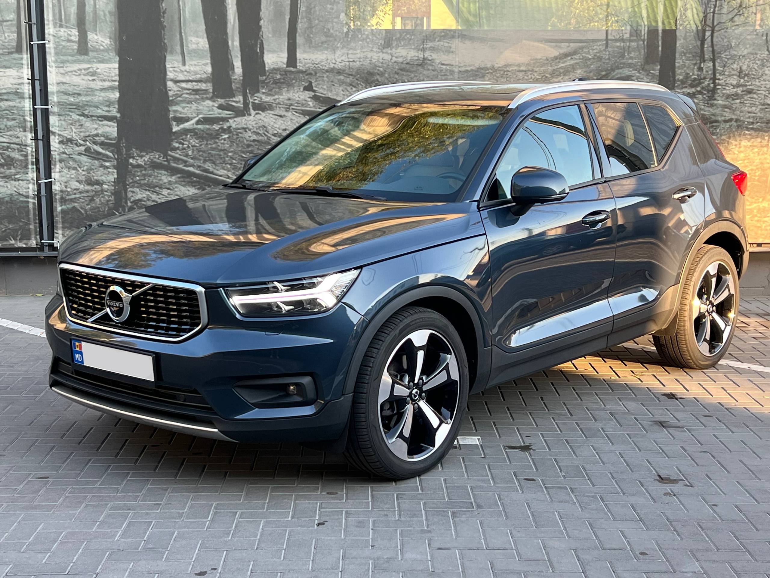 VOLVO XC40